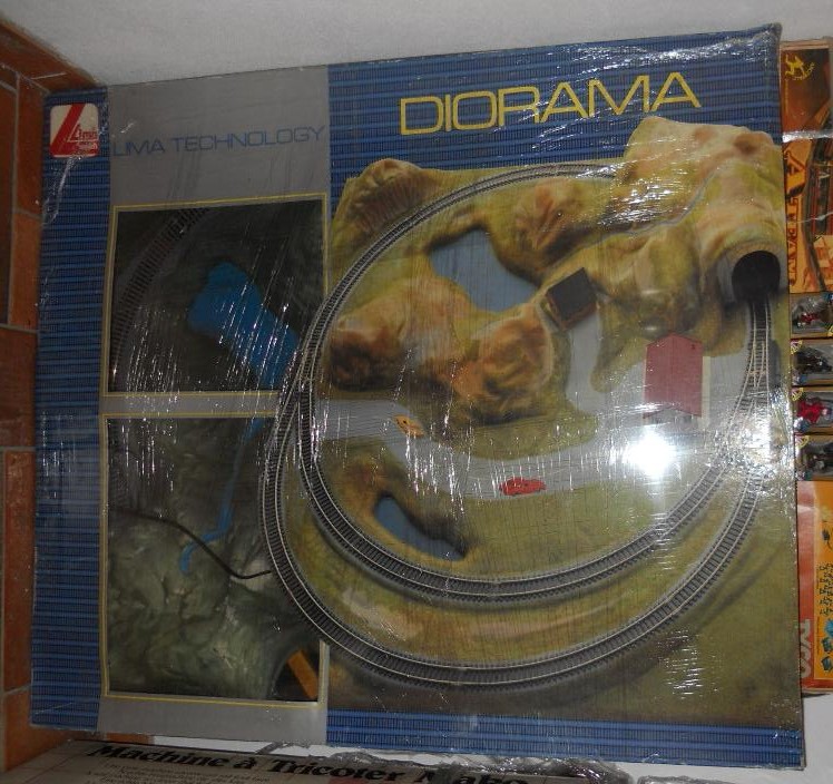 Enorme lotto LIMA tutto in box, con grosso diorama Dscn6011