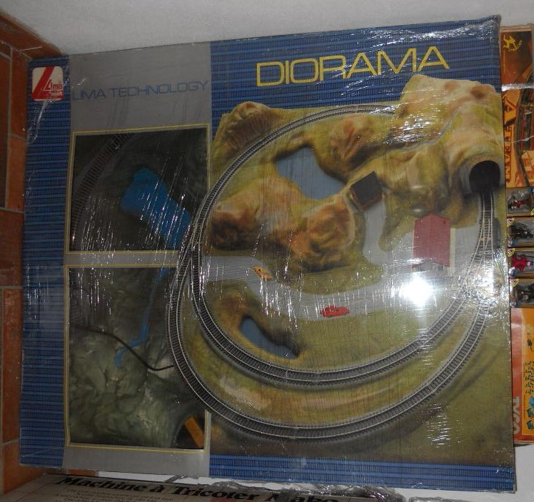 Enorme lotto LIMA tutto in box, con  grosso diorama  Dscn6011