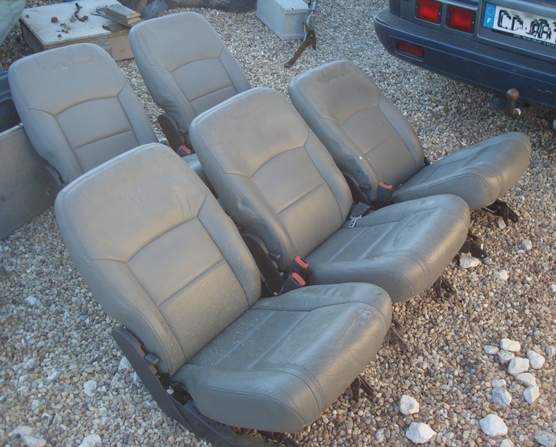 5 sièges arrière cuir  Pontiac Trans Sport à 50 euros les 5 Dsc09521