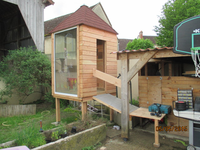 Une cabane et sa tour pour mes petits-fils Img_1045