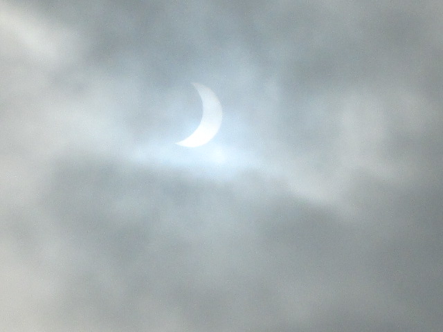 todays solar eclipse 1_810