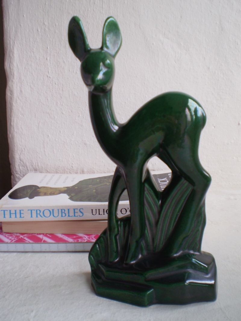 Dark Green Art Deco Deer 20150210