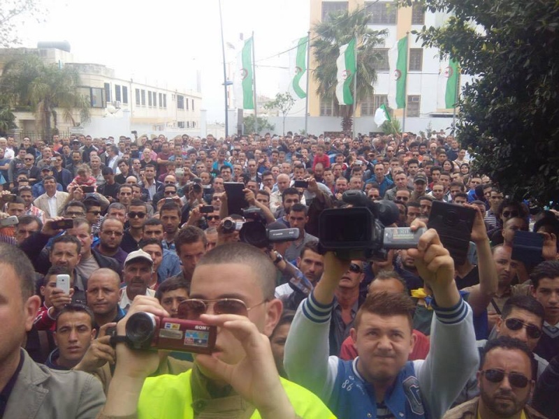 20 AVRIL 2015: Des milliers de personnes marchent à Béjaïa à l'appel du RCD  212