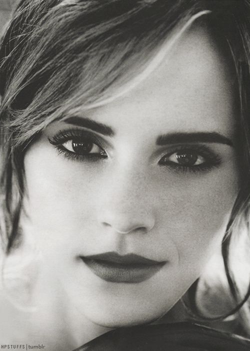 Emma Watson, l'ange - Page 2 D0394810