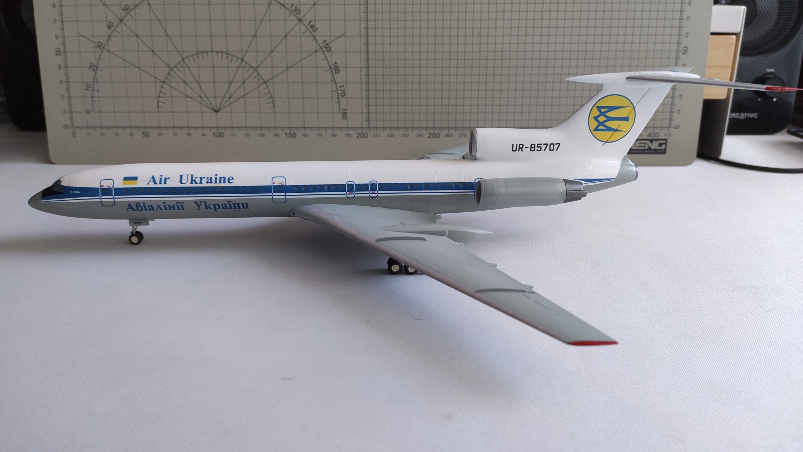 [Zvezda] 1/144 - Tupolev Tu-154M Air Ukraine  17138917