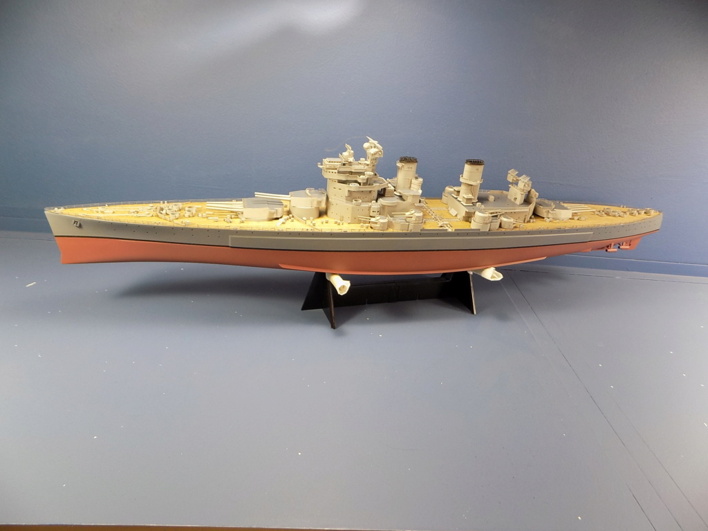 HMS DUKE OF YORK Tamiya 1/350 + Kit Pontos - Page 4 Dscn1837