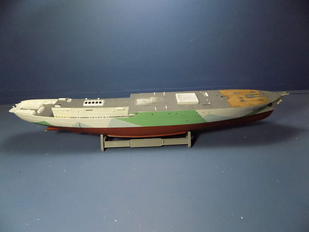 HMS Buttercup frégate belge de la class Flower au 1/144 de Revell Dscn1972