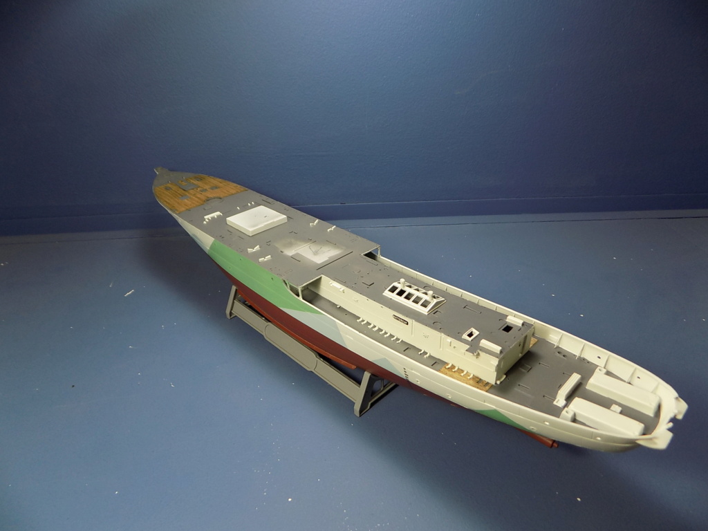 HMS Buttercup frégate belge de la class Flower au 1/144 de Revell Dscn1974