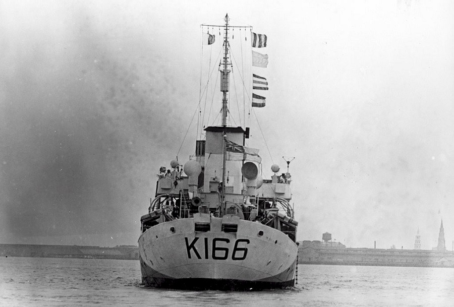 HMS Buttercup frégate belge de la class Flower au 1/144 de Revell Snb00010