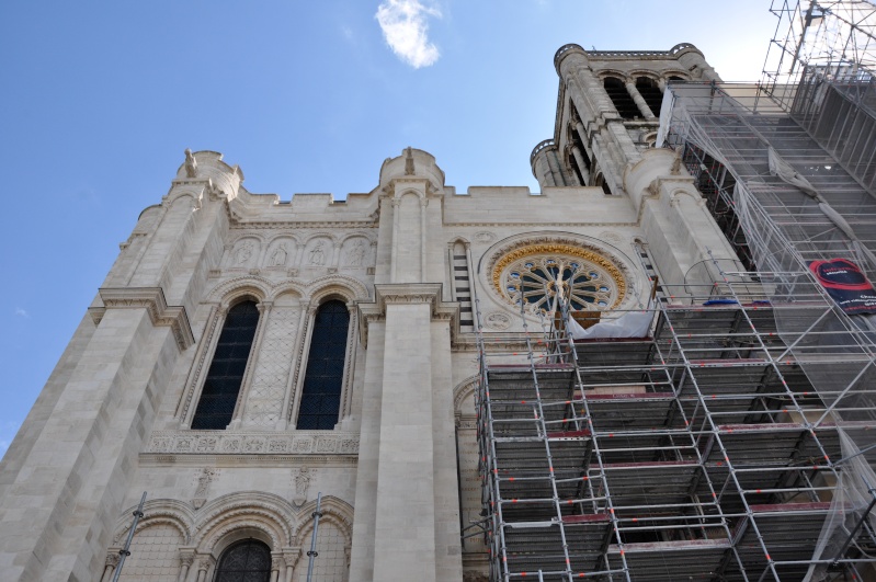 La restauration de la façade principale de la basilique - Page 3 Dsc_0518