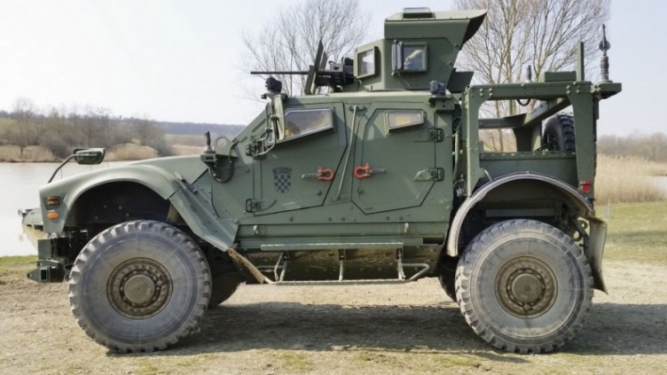 Бронемашина Oshkosh m atv