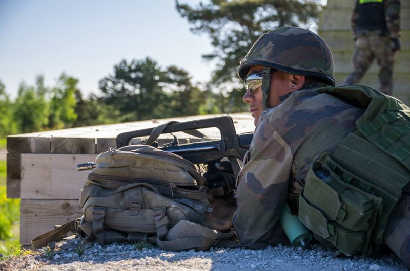 Armée Française / French Armed Forces - Page 5 898