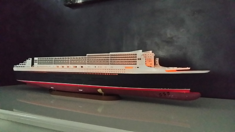 RMS Queen Mary 2 [Revell+éclairage Fibre+LED 1/400°] de erfrance60 - Page 3 2015-022