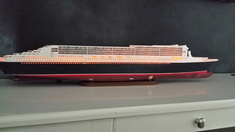 RMS Queen Mary 2 [Revell+éclairage Fibre+LED 1/400°] de erfrance60 - Page 3 2015-024