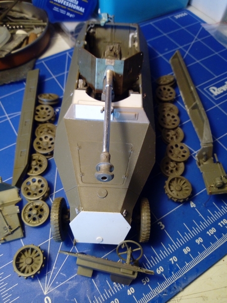 Sd.Kfz. 251/22 Ausf.D "Pakwagen Early" (11èmePz.Div.) AFV Club 1/35 - Page 3 Img_2171