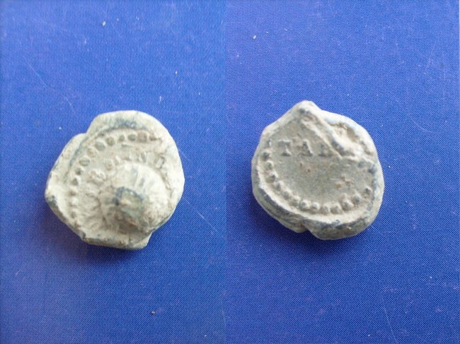 Plombs de scelle " CONTRIB . INDIREC - TABAC ". Plomb605