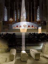 Amenagement du chœur liturgique  / Un mobilier liturgique contemporain Basili11