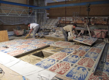 Amenagement du chœur liturgique / Un mobilier liturgique contemporain Basili12