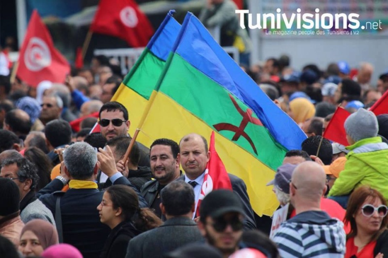 Des dizaines de milliers de manifestants marchent à Tunis contre le terrorisme 29 mars 2015 - Page 2 155