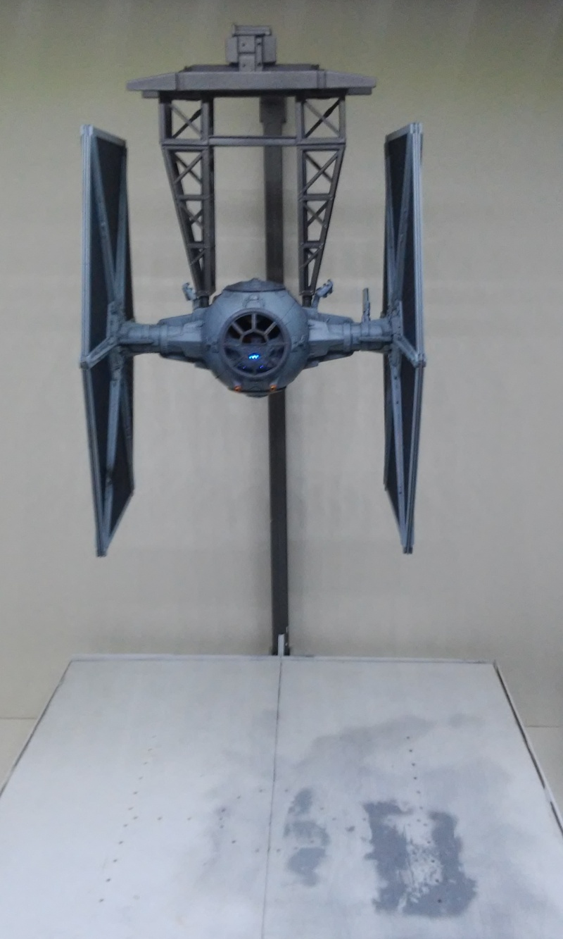 Tie Fighter au stand 1/72 Bandai 20150511