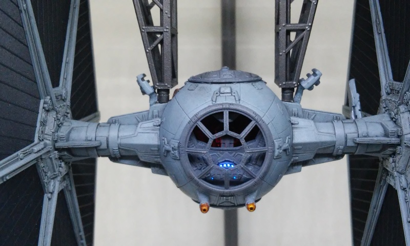 Tie Fighter au stand 1/72 Bandai 20150512