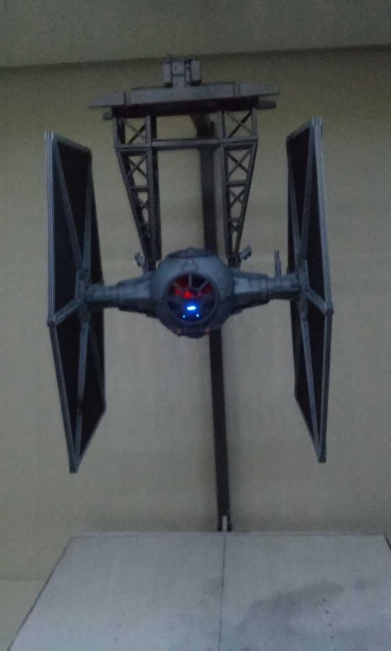 Tie Fighter au stand 1/72 Bandai 20150513