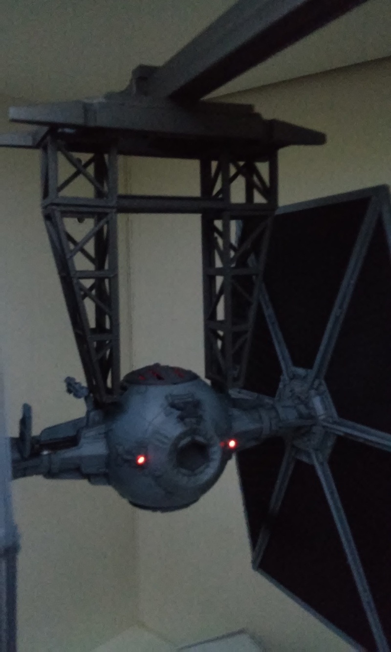 Tie Fighter au stand 1/72 Bandai 20150515