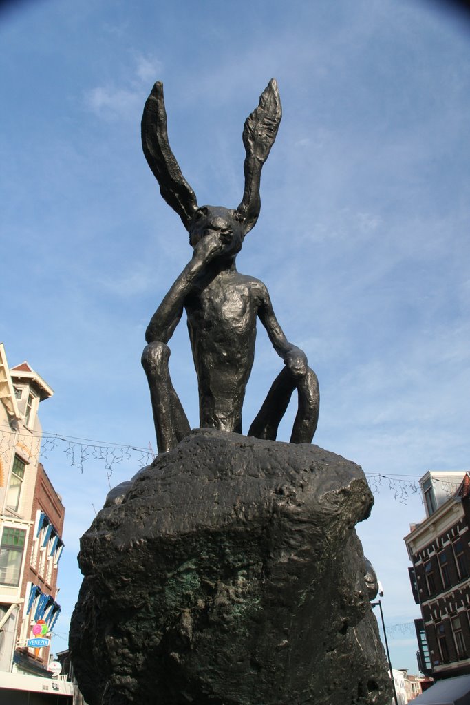 Sculpture "The Thinker on a rock" à Utrecht - Pays Bas 17657310