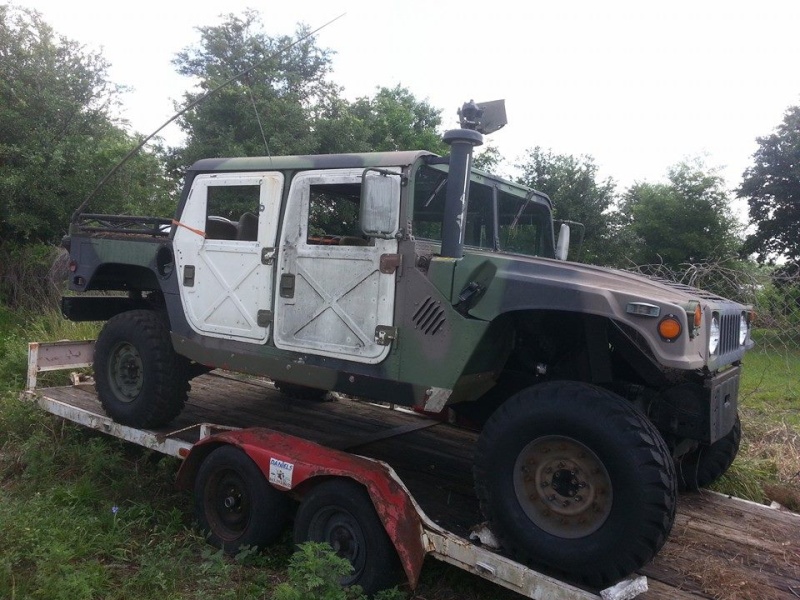 Humvee 93 avec une conversion 12v Cummins 6" lift  11214110