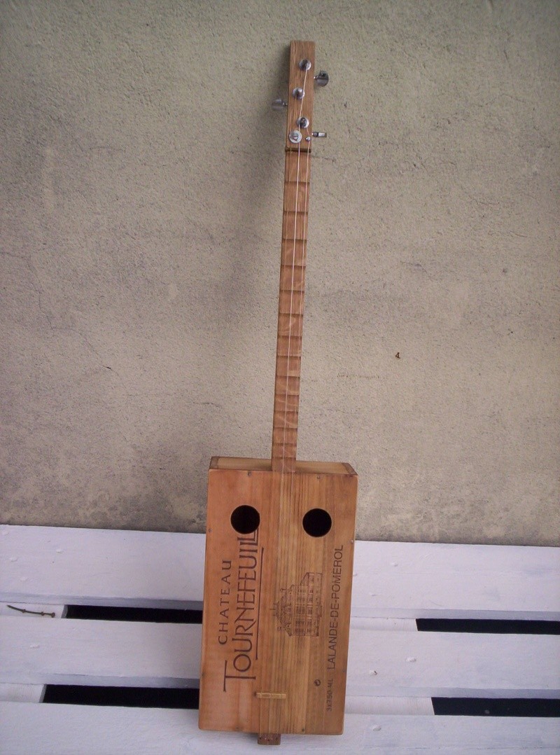 WINE BOX GUITAR made in Bordeaux 20150312