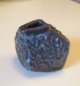 small rock like pot Ku67h10