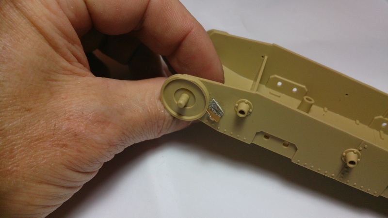 CARRO ARMATO M13/40 TAMIYA PE ET ACCESSOIRES ROYAL MODEL 1/35 TERMINE Ca0510