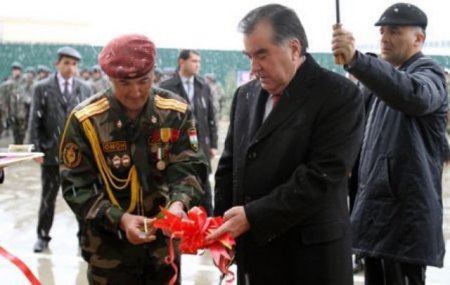 L’ex-chef des forces spéciales de la police tadjike a rejoint l'"EI" . Omon-210