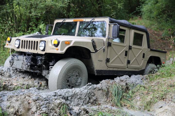 Le nouveau Hummer humvee c series arrive bientôt chez Hummer France - Page 2 10404210