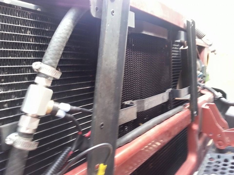 montage d'un ventilateur électrique pour mieux refroidir un Hummer H2 2003 11071910