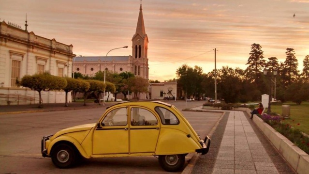 [GALERIE] La 2CV et la Méhari en photos - Page 11 1-supe10