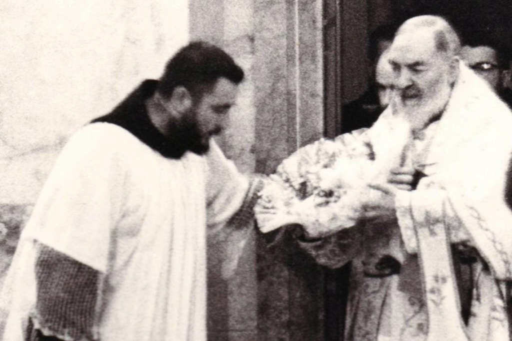 Padre Pio, prêtre et mystique, stigmatisé Pp510