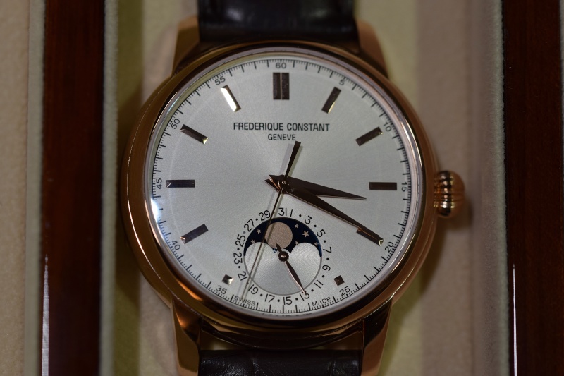 frederique constant - Feu de Frederique Constant ! - Page 5 Dsc_0017