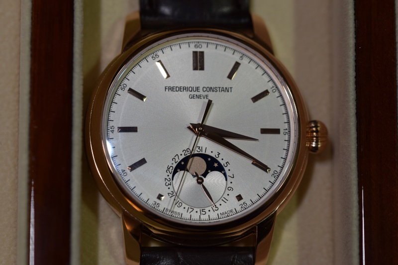 Feu de Frederique Constant ! - Page 5 Dsc_0017