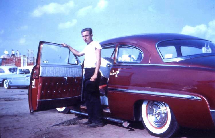 custom cars in the street - in situation ( vintage pics 1950's & 1960's)  - Page 3 10401910