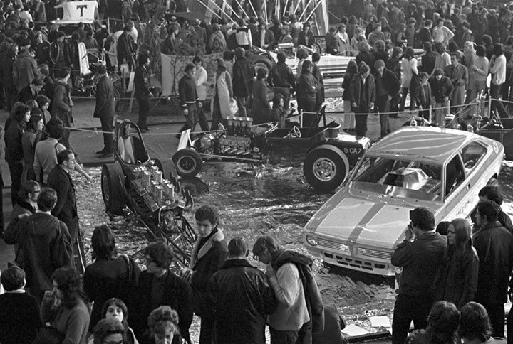 Vintage Car Show pics (50s, 60s and 70s) - Page 9 15347910