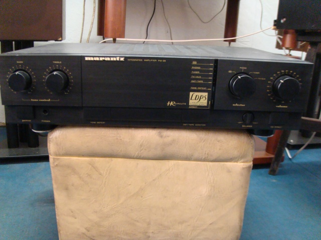 Marantz integrated amplifier pm-25(sold) Dsc01330