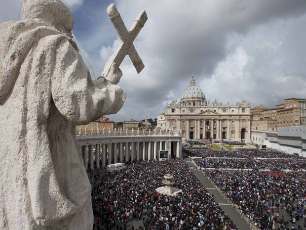 GAY ORGIES AND 'MURDER' SCANDALS ENGULF VATICAN Pope-s10