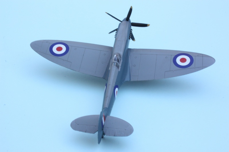 Supermarine Spitfire PR XIX - Airfix Img_1913