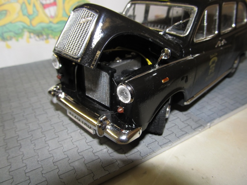 Austin FX4 London Taxi (Revell 1 zu 24) Img_3257