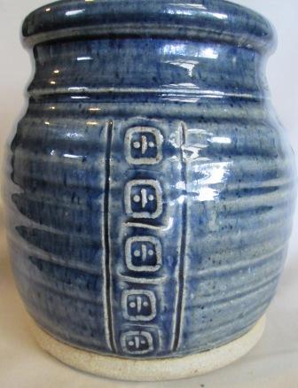 Pot with division marks Myster13