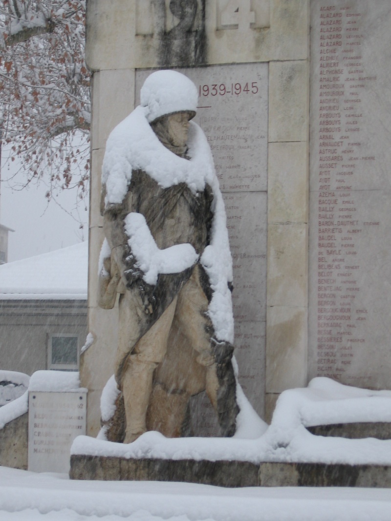 [Histoires et Histoire] Monuments aux morts originaux Français Tome 1 - Page 18 T_as_b11