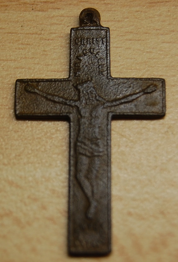 Joli crucifix Coeur de Jésus - ID/DATATION A CONFIRMER Aaaaaa20