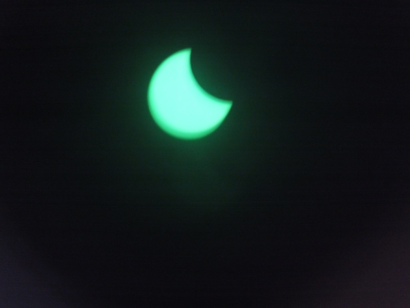 montage pour visualiser une éclipse de soleil  Dscf9610