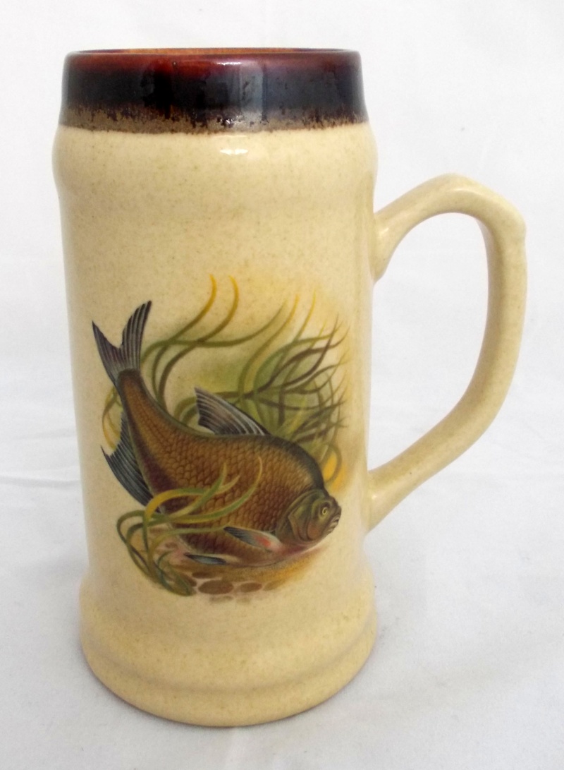Who made this beige tankard with fish picture?  Dscn6823